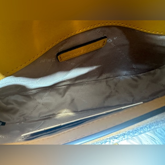 Michael Kors Jet Set Travel Small Pebbled Leather Golden Rod Crossbody $398 - Picture 8 of 8